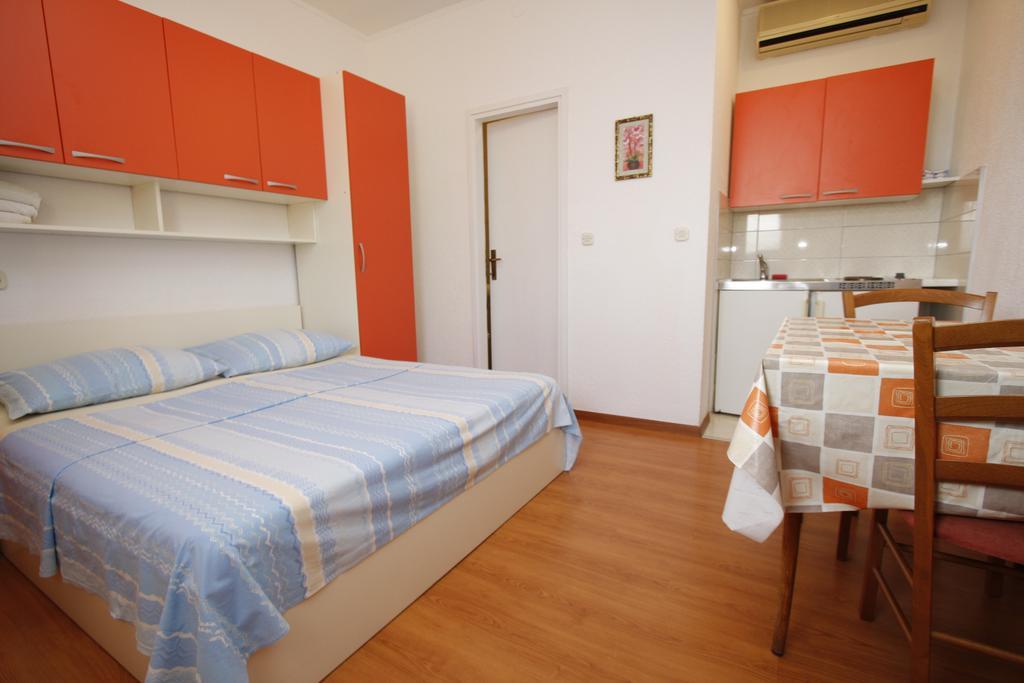 Apartments Lidus Makarska Oda fotoğraf