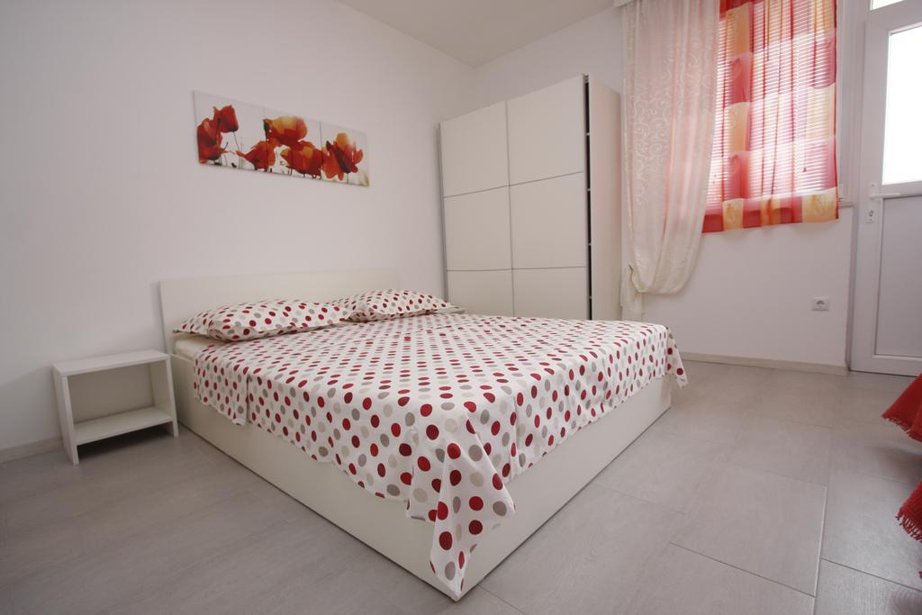 Apartments Lidus Makarska Oda fotoğraf