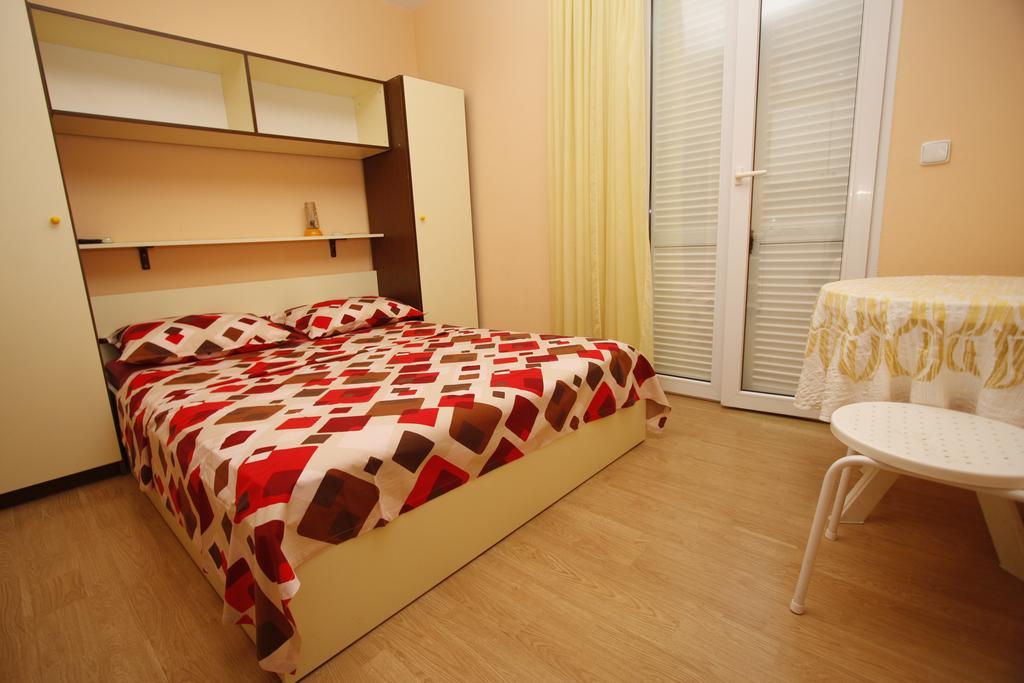 Apartments Lidus Makarska Oda fotoğraf